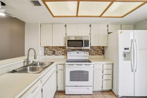 745 Oak Park Place, Brandon FL - photo 15 of 41