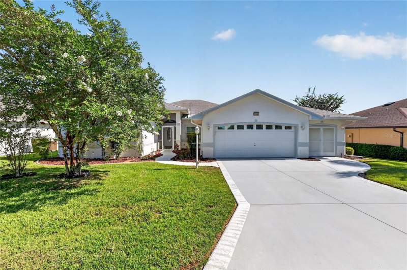 3 bedroom Single Family Residence at 5049 St Andrews Arcade, Royal Highlands Ph 01D, Leesburg — photo 2
