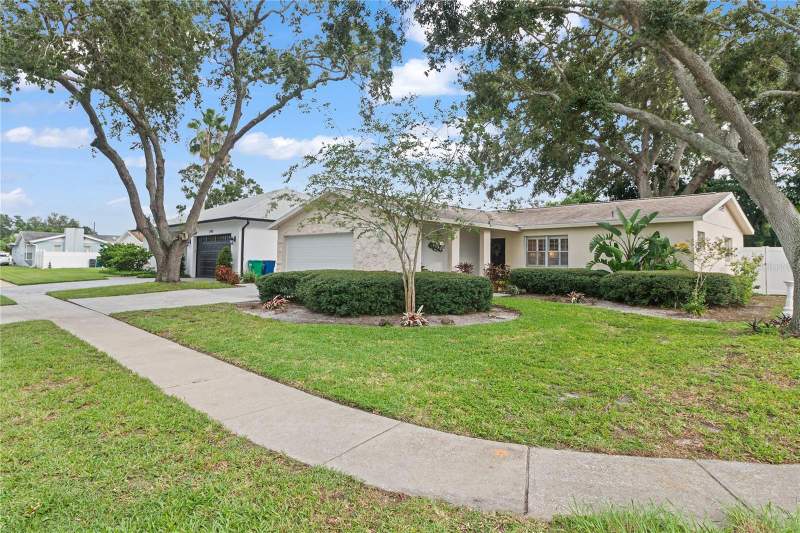 Orangewood Highlands Largo