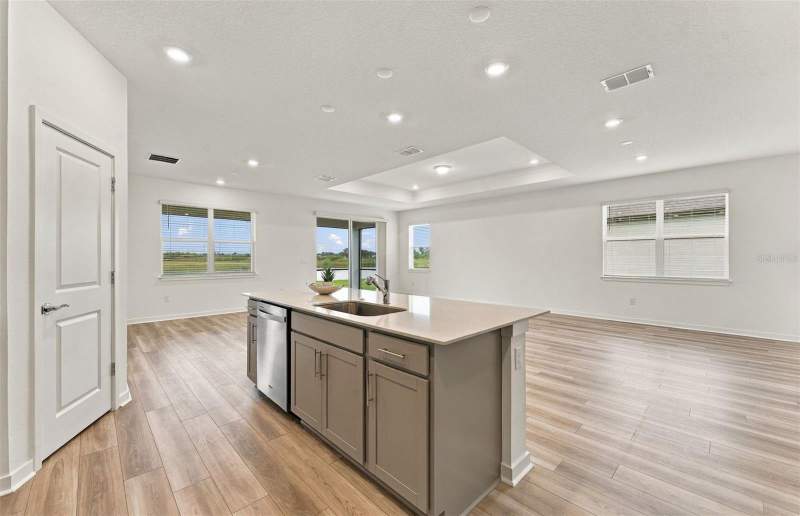 3 bedroom Single Family Residence at 10045 Trellis Vine Way, Oakfield Trails Phase I, Parrish — photo 4