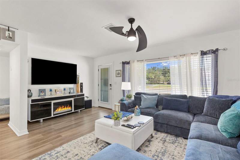 4 bedroom Single Family Residence at 4832 5th Street, Bayou Bonita Sec C Rep, St Petersburg — photo 5