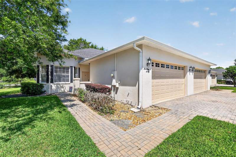 1010 GREEN GATE BOULEVARD home for sale in Groveland Villas At Green Gate