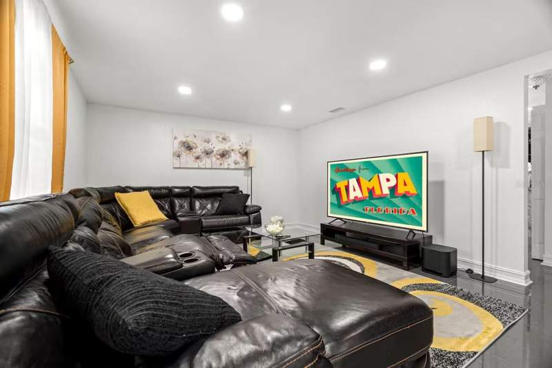 5 bedroom Single Family Residence at 7005 Fountain Avenue, Townn Country Park Unit 28, Tampa — photo 3