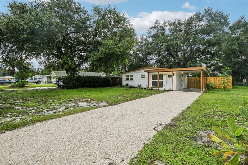 2 bedroom Single Family Residence at 334 E Cornelius Circle, Eastwood, Sarasota — photo 2