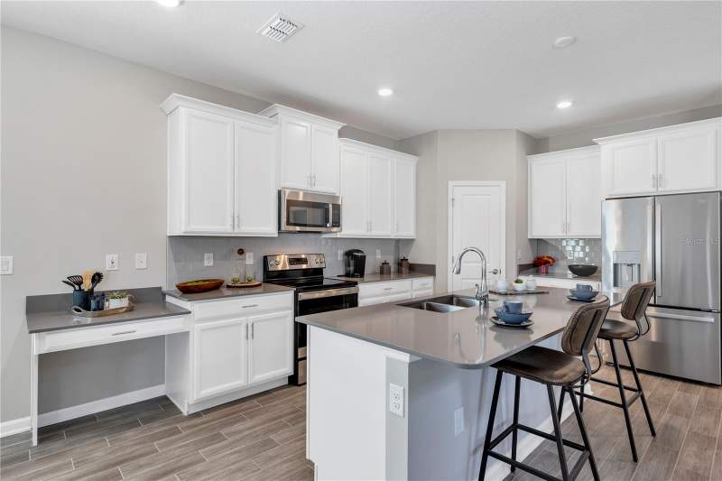5 bedroom Single Family Residence at 6092 Meditation Drive, Wellness Way 40S, Clermont — photo 2