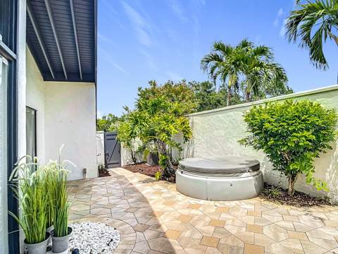 780 Sarabay Road #16, Osprey FL - photo 8 of 54