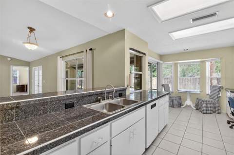 2305 NW 44th Place, Gainesville FL - photo 9 of 32