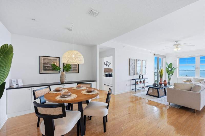 1 bedroom Condominium at 750 N Tamiami Trail #1115, Renaissance 1, Sarasota — photo 3