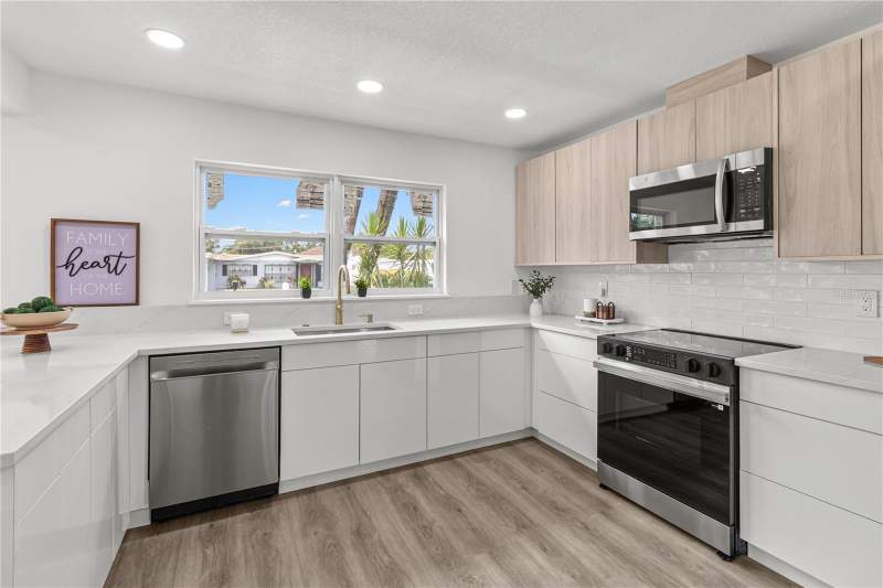 4 bedroom Single Family Residence at 2917 W Clifton Street, Milwood Estates, Tampa — photo 4