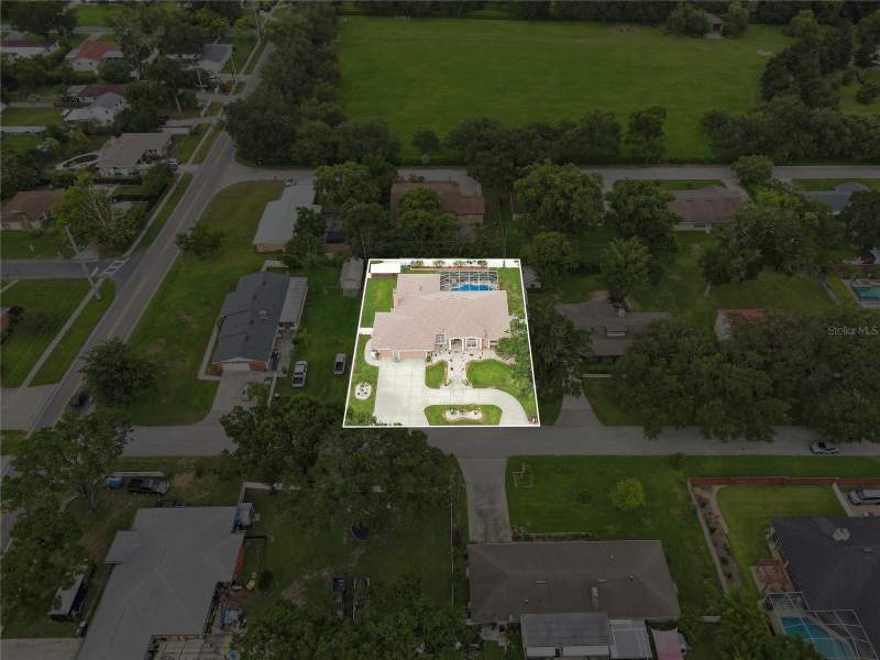 4 bedroom Single Family Residence at 5008 Lakeview Boulevard, Lake View Estates, Lakeland — photo 4