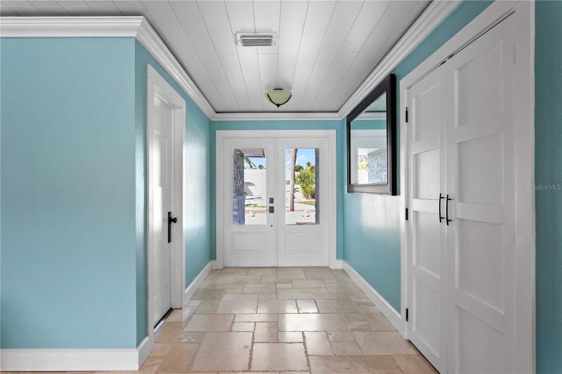 4 bedroom Single Family Residence at 10038 S Yacht Club Drive, Paradise Island 4th Add, Treasure Island — photo 5