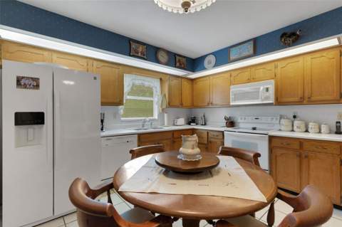 402 Aberdeen Court, Lakeland FL - photo 12 of 35