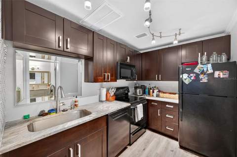 4924 Beach Drive #F, St Petersburg FL - photo 9 of 45
