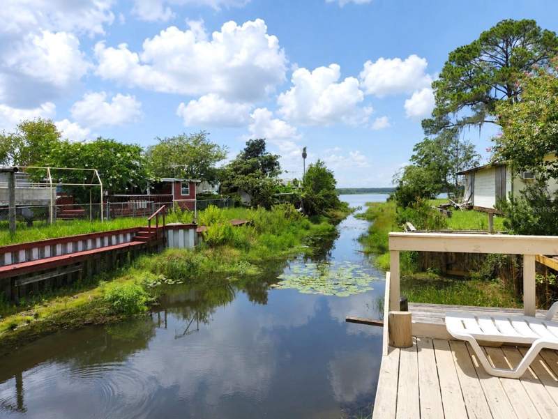 1 bedroom Mobile Home at 23824 NE 188th Place, Lake Delancy Venice, Fort Mc Coy — photo 4