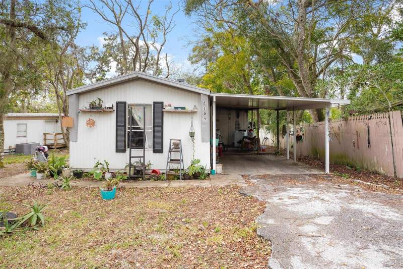 2 bedroom Manufactured Home at 2109 Hialeah Avenue, Indian Hill, Leesburg — photo 4