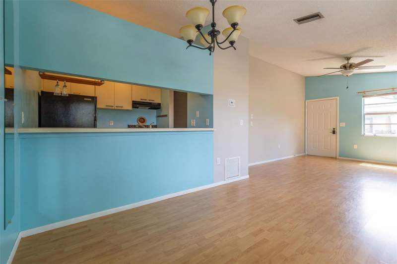 2 bedroom Condominium at 3774 59th Avenue #3774, Mirror Lake Sec 3, Bradenton — photo 4