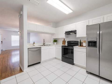 2432 Lake Woodberry Circle, Brandon FL - photo 15 of 33