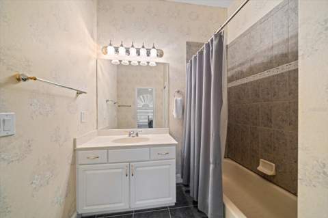 5243 Foxhunt Drive, Wesley Chapel FL - photo 23 of 45