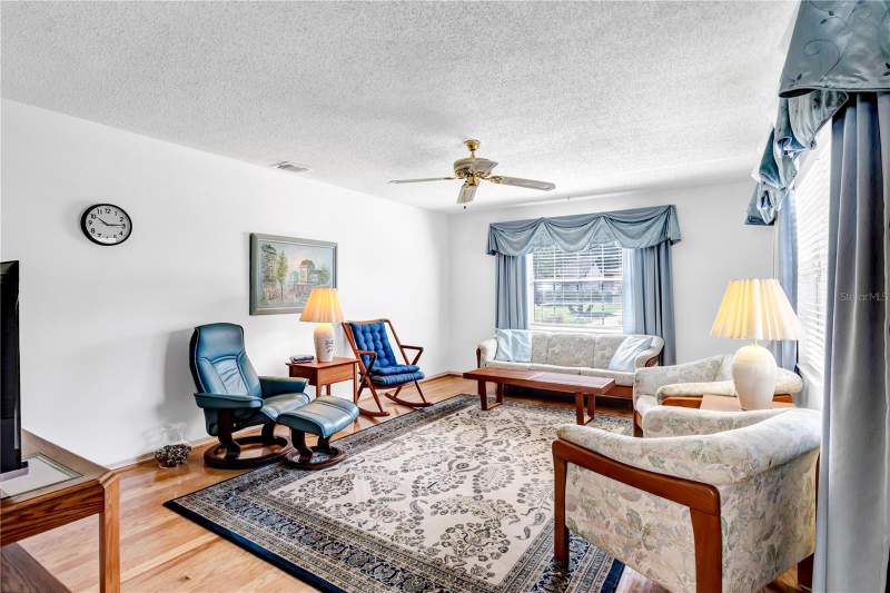 3 bedroom Single Family Residence at 806 Big Buck Circle, Oak Forest Unit 3, Winter Springs — photo 3