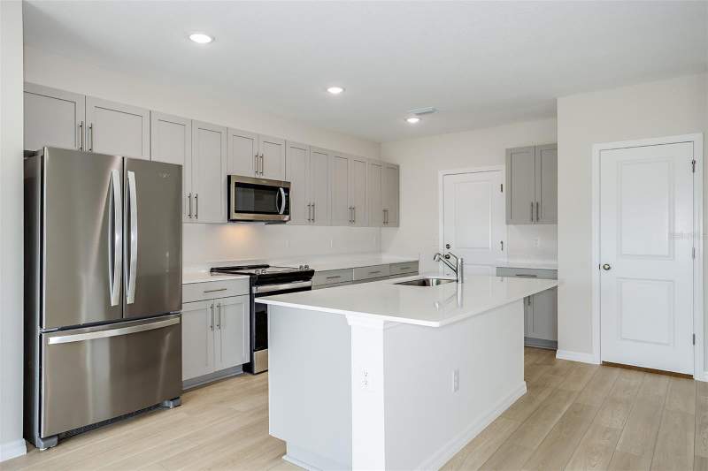 4 bedroom Single Family Residence at 34634 Silent Pine Run, Pasadena Ridge, Dade City — photo 2