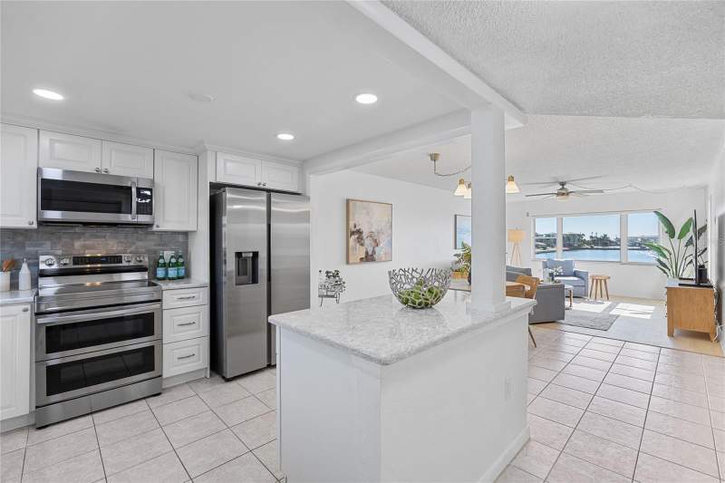 2 bedroom Condominium at 4775 Cove Circle #203, Continental Towers Condo, St Petersburg — photo 5