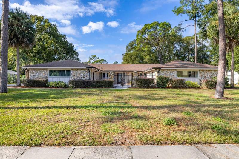4 bedroom Single Family Residence at 204 BLUE LAKE DRIVE, SWEETWATER OAKS SEC 04, LONGWOOD — photo 2