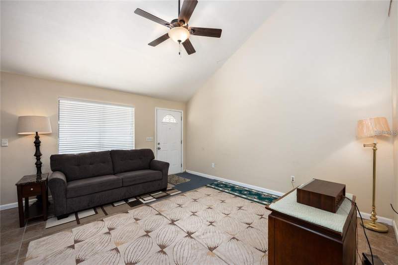 2 bedroom Townhouse at 4704 SW 67th Terrace, Greenleaf, Gainesville — photo 4