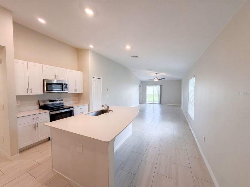 3 bedroom Single Family Residence at 3513 Radiant Mountain Drive, Park East Ph 1A, Plant City — photo 2