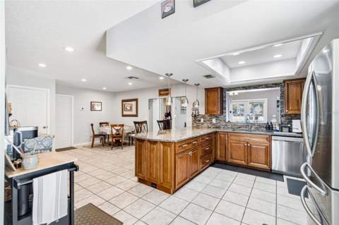 10735 SE Drummond Road, Tampa FL - photo 11 of 34