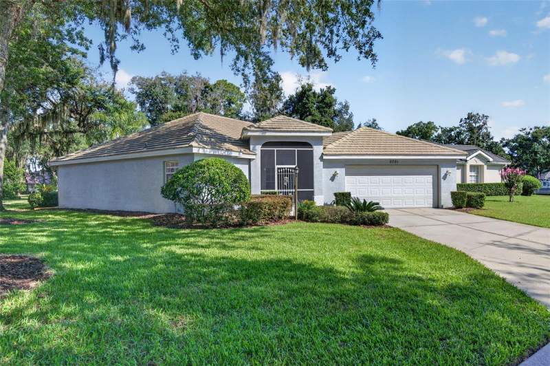 Walden Lake / Laurel LakeHomes for Sale in Plant City, FL