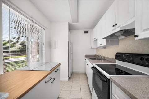 11401 3rd Street #2, St Petersburg FL - photo 9 of 27