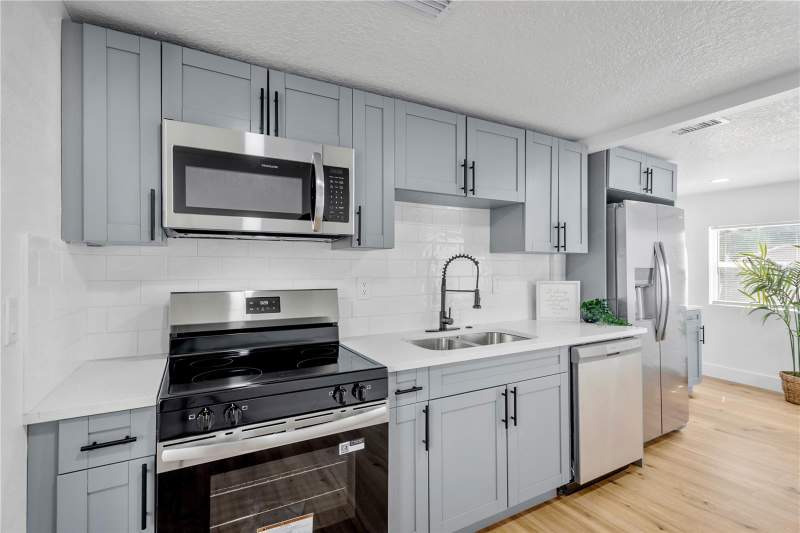 3 bedroom Single Family Residence at 3910 56th Avenue, Hoeldtke Heights Sub, St Petersburg — photo 4