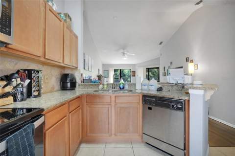 7661 Sugar Bend Drive #7661, Orlando FL - photo 8 of 27