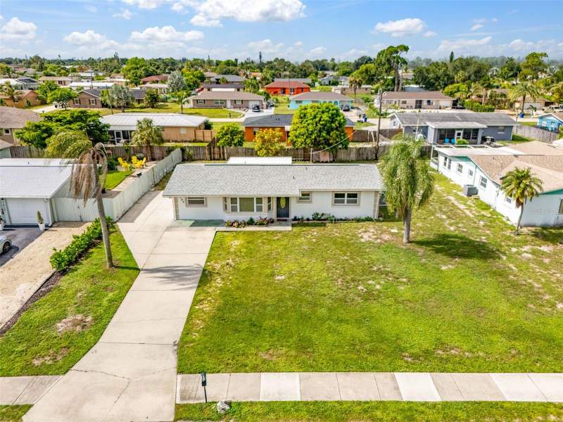2 bedroom Single Family Residence at 18186 Iris Road, San Carlos Park SW Add, Fort Myers — photo 2