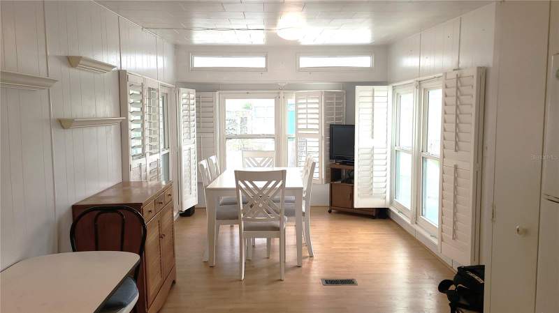 2 bedroom Mobile Home at 4851 W Gandy Boulevard #B4 L32, Regency Cove A Cooperative, Tampa — photo 5