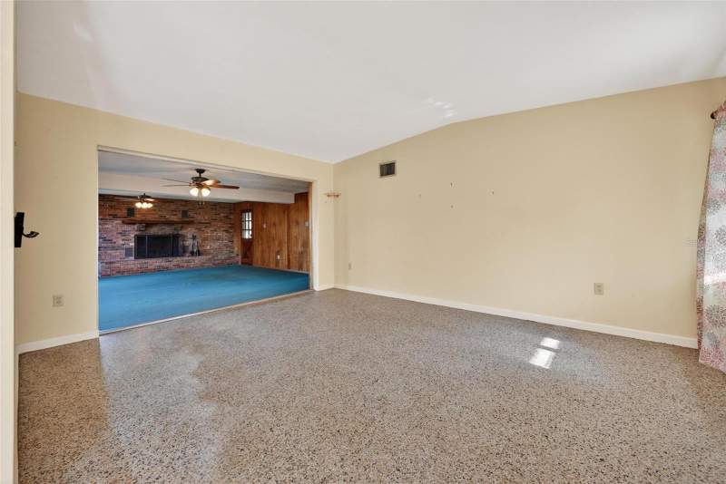 4 bedroom Single Family Residence at 710 Twin Oaks Lane, Breezee Shores Pt Rep, Eustis — photo 4