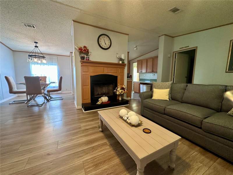 3 bedroom Manufactured Home at 1100 Belcher Road #33, Fairway Village Mobile Home Park Unrec, Largo — photo 2