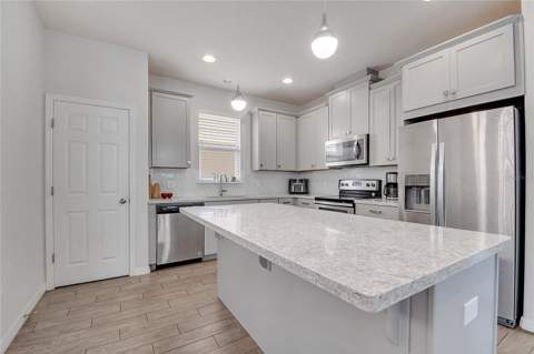 8048 Scagel Street, Orlando FL - photo 6 of 32
