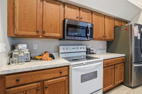 8038 Madrid Road, Weeki Wachee FL - photo 14 of 60