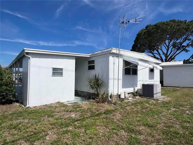 2 bedroom Mobile Home at 1500 County Road 1 #95, Lake Highlander Mobile Home Park Unrec, Dunedin — photo 4