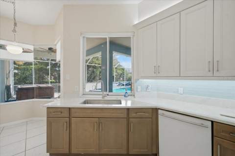 8402 Maybelle Drive, Weeki Wachee FL - photo 21 of 79