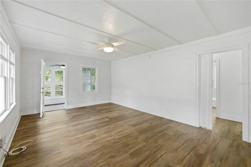 2 bedroom Single Family Residence at 923 NE 2nd Street, Caldwells Add, Ocala — photo 2