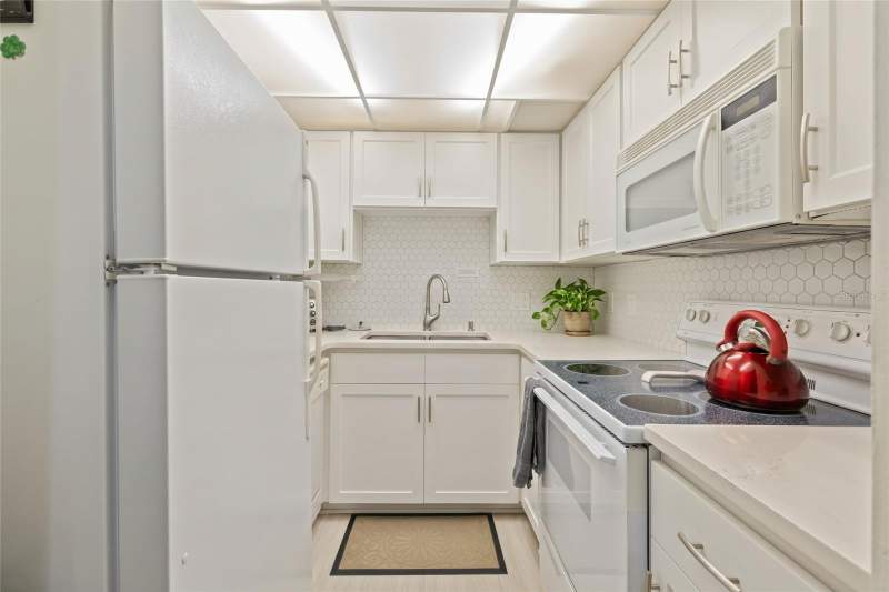 1 bedroom Condominium at 244 Saint Augustine Avenue #104, Venice Costa Brava, Venice — photo 5