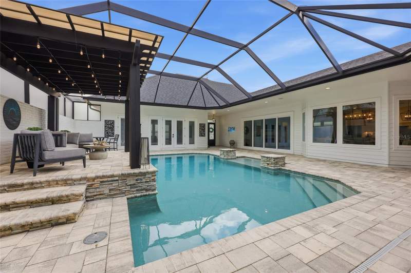 5 bedroom Single Family Residence at 1045 SW 132 Street, Town Of Tioga, Newberry — photo 4