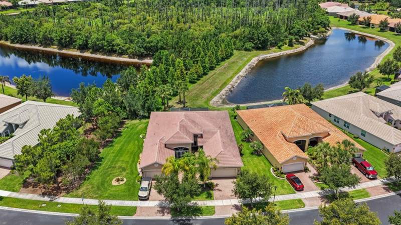 3 bedroom Villa at 15665 Aurora Lake Circle, Valencia Lakes Tr Mm Ph, Wimauma — photo 3