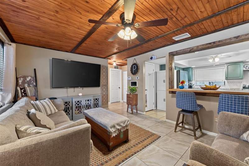 3 bedroom Single Family Residence at 10081 60th Court, Trade Winds Estates Sub, Pinellas Park — photo 3