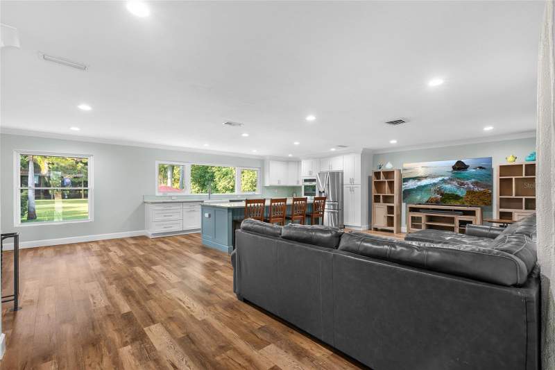 5 bedroom Single Family Residence at 13355 Park Boulevard, Pinellas Groves, Seminole — photo 5