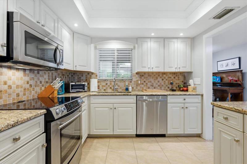 2 bedroom Villa at 3944 Lakeside Road #160, Glen Oaks Ridge Villas 2, Sarasota — photo 5