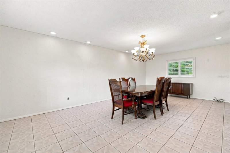 4 bedroom Single Family Residence at 2705 Silver Lake Avenue, Unplatted, Tampa — photo 5