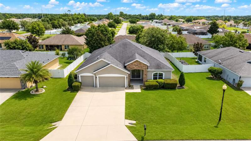 5 bedroom Single Family Residence at 9857 SW 51st Court, Meadow Glenn Un #1, Ocala — photo 2
